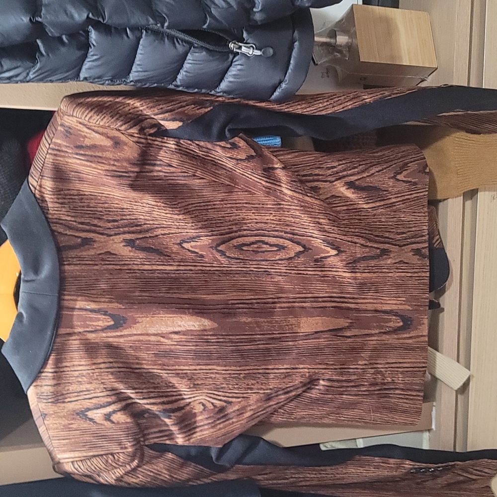 BCBG MAXAZRIA SIZE XS BLAZER. NWT - Picture 2 of 3
